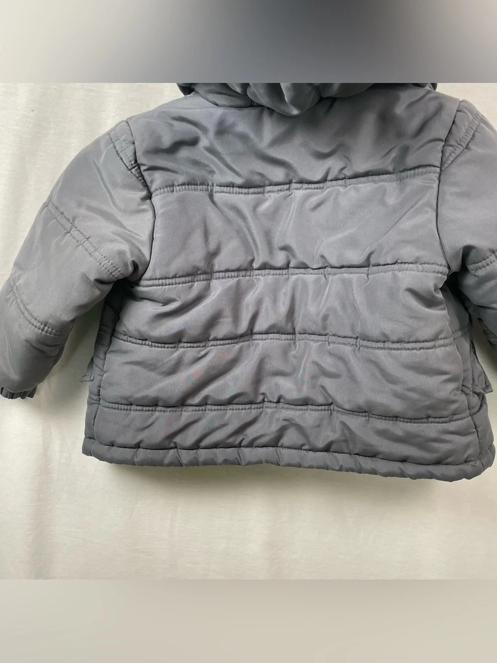 OshKosh B'gosh 3T Gray Quilted Hooded Puffer style coat jacket winter
